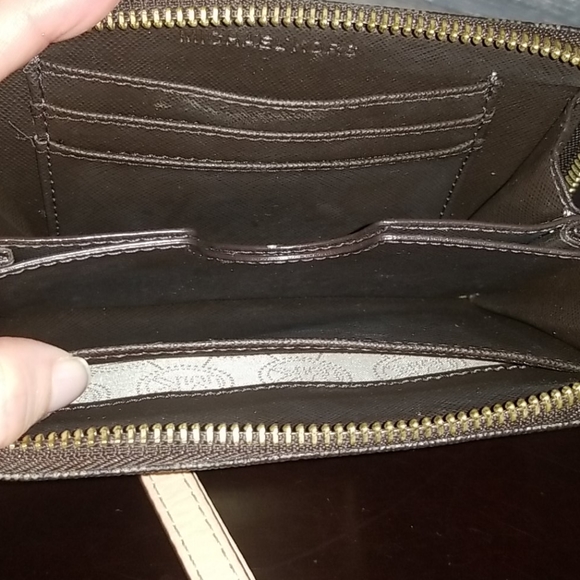 Michael Kors jet set zip around small wristlet - Picture 7 of 7